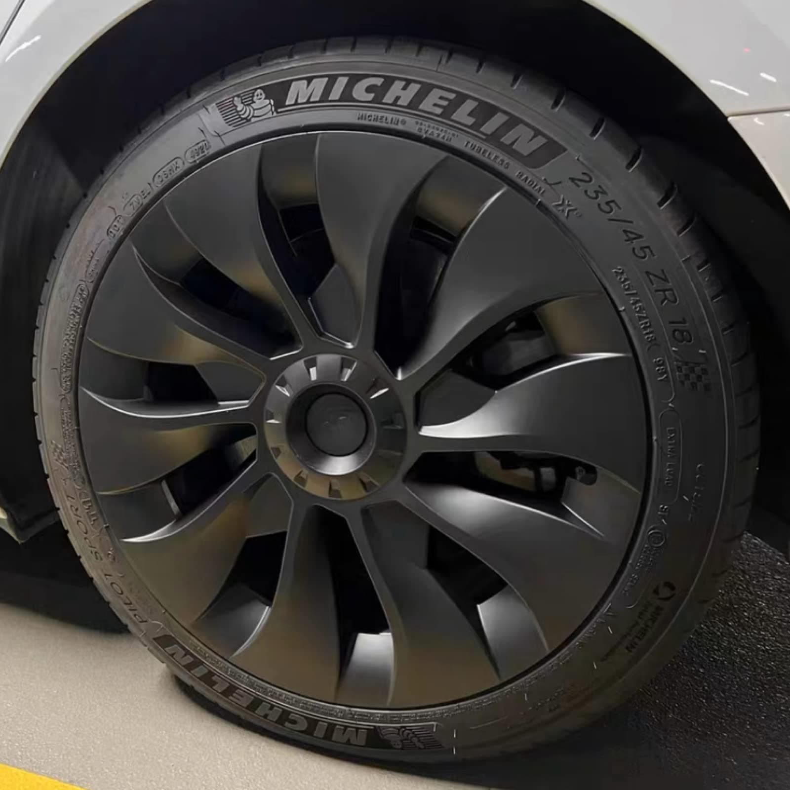 Plaid-Inspired 19" Aero Wheel Covers